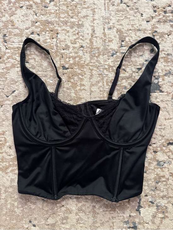 Abercrombie & Fitch Other - Abercrombie and Fitch Black Lace-Trim Longline Bralette